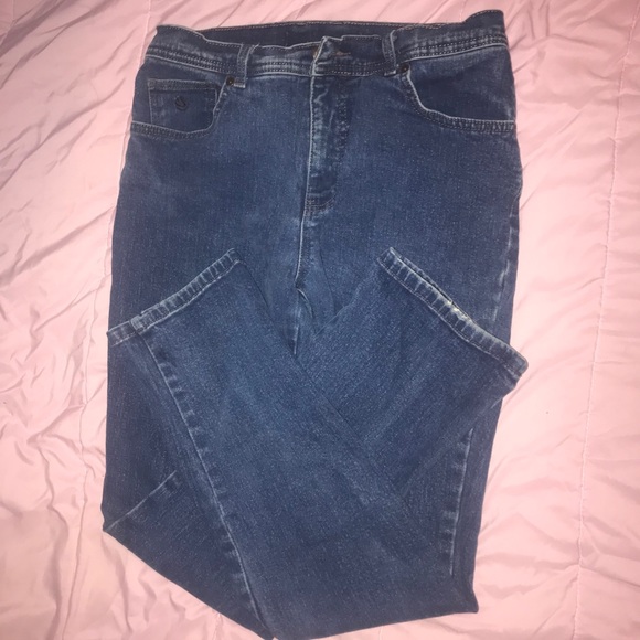 Gloria Vanderbilt jeans - Picture 3 of 4